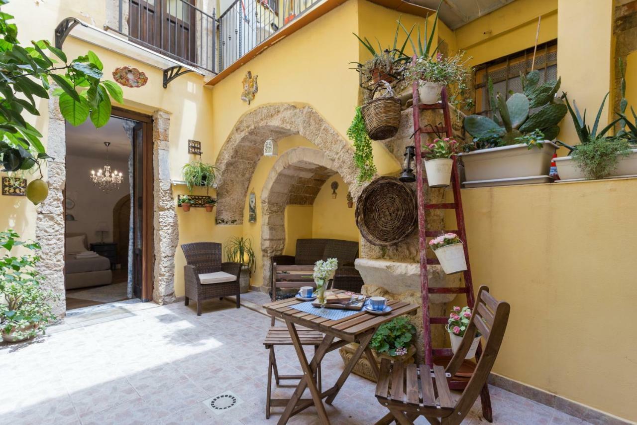 Casa Nagale- Una Suite Di Charme Nel Cuore Di Ortigia A 50 Mt Dal Mare Συρακούσες Εξωτερικό φωτογραφία