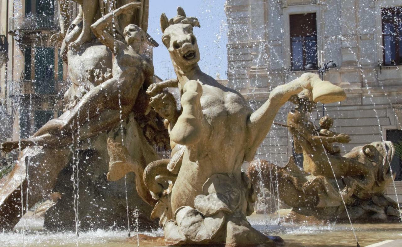 Casa Nagale- Una Suite Di Charme Nel Cuore Di Ortigia A 50 Mt Dal Mare Συρακούσες Εξωτερικό φωτογραφία