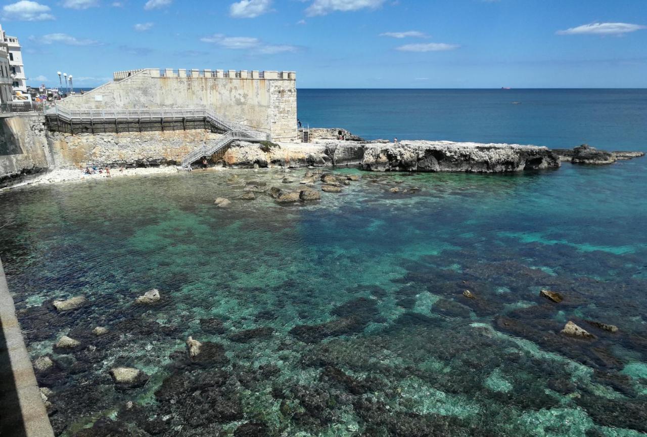 Casa Nagale- Una Suite Di Charme Nel Cuore Di Ortigia A 50 Mt Dal Mare Συρακούσες Εξωτερικό φωτογραφία
